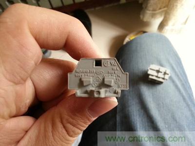 手工打造太陽能充電照明系統:點亮LED給手機充電