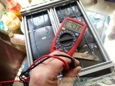 手工打造太陽能充電照明系統:點亮LED給手機充電