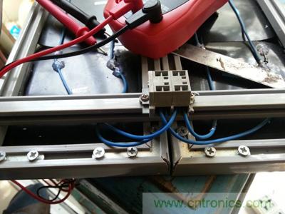 手工打造太陽能充電照明系統:點亮LED給手機充電