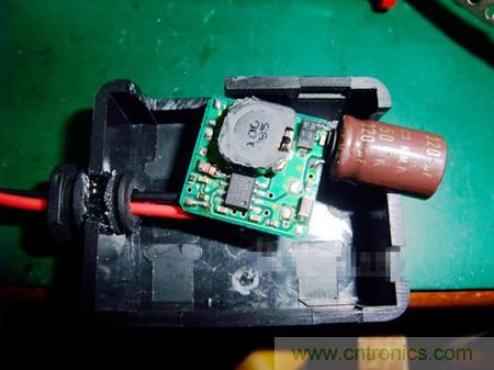 DIY:自制安全高效車用手機(jī)充電器