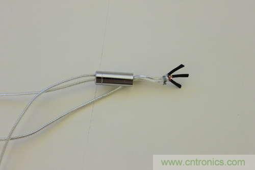 LED多點觸控手套DIY:拆解并重組耳機線