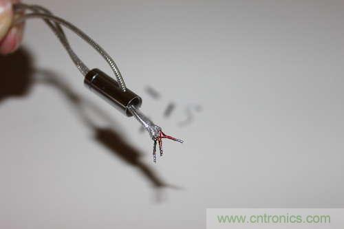 LED多點觸控手套DIY:拆解并重組耳機線