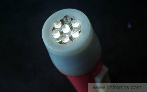 DIY小手電:純手工刻板改造5號電池小手電