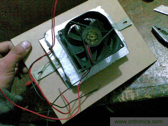 牛人DIY:百元自制車載冰箱