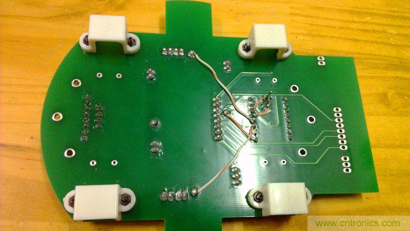 多圖殺貓！PCB版藍牙智能小車DIY