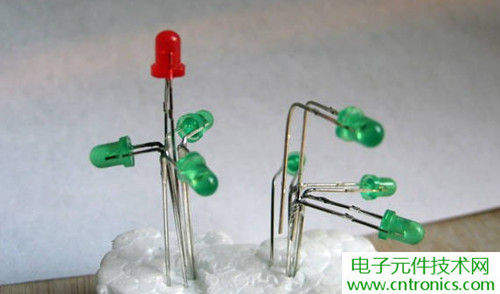 工科男的圣誕禮物:簡易LED圣誕樹DIY