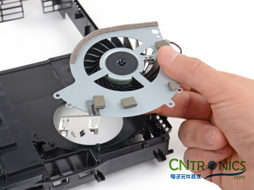 游戲機內(nèi)部的秘密:逆天級拆解索尼 PALY STATION 4!