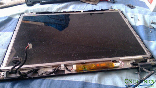 創意DIY：將筆記本大卸八塊做成臺式機！