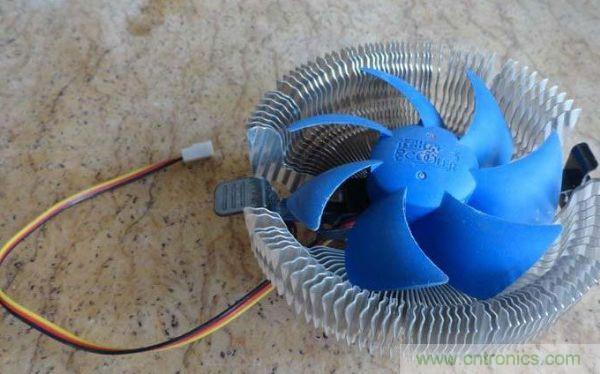 變廢為寶!風扇散熱器變身山寨LED燈