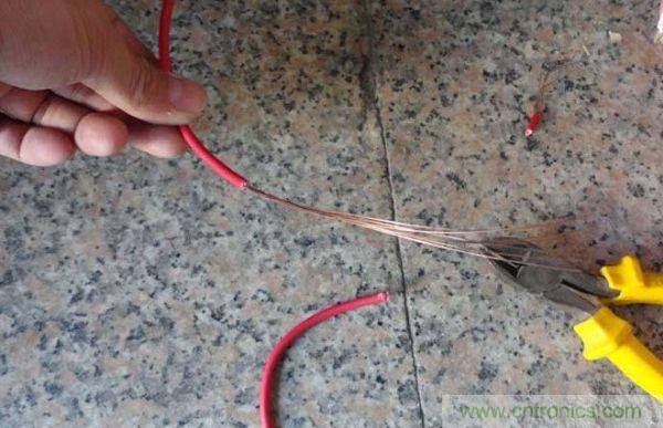 變廢為寶!風扇散熱器變身山寨LED燈