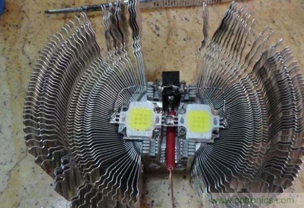 變廢為寶!風扇散熱器變身山寨LED燈