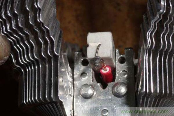 變廢為寶!風扇散熱器變身山寨LED燈