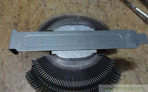 變廢為寶!風扇散熱器變身山寨LED燈