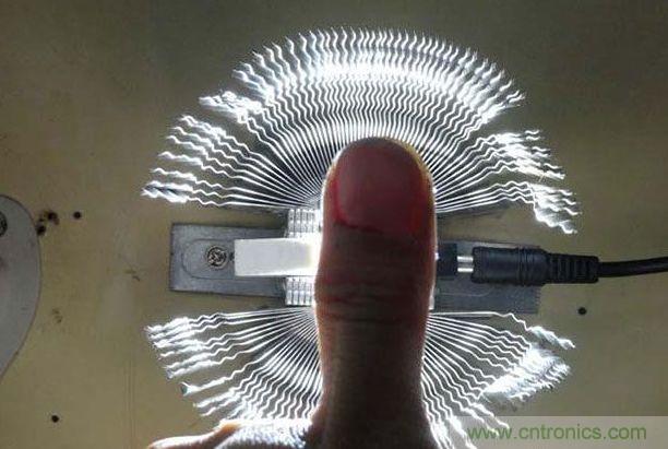 變廢為寶!風扇散熱器變身山寨LED燈