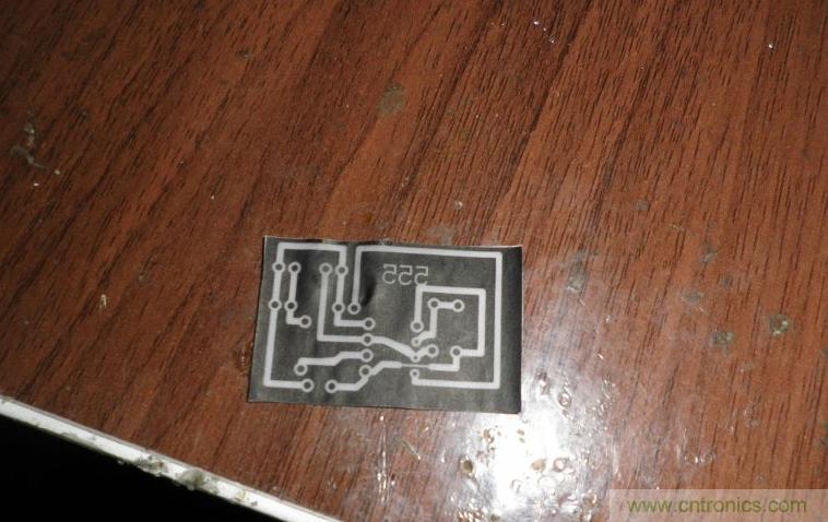 DIY菜鳥福音!感光干膜PCB負片輸出的一種方法!