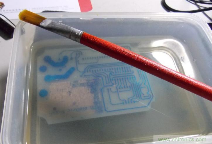 牛人全手工DIY:微電腦智能溫控市電開(kāi)關(guān)