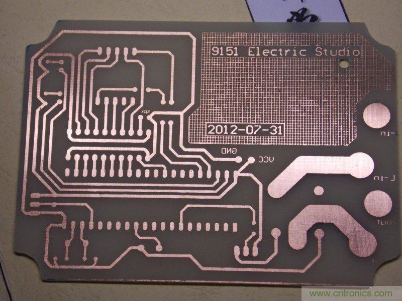 牛人全手工DIY:微電腦智能溫控市電開(kāi)關(guān)