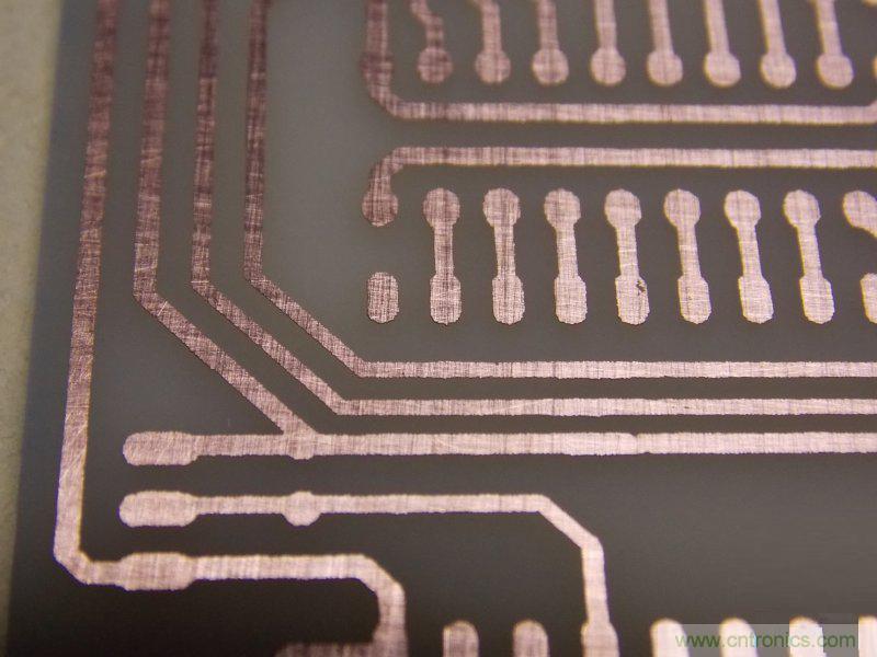 牛人全手工DIY:微電腦智能溫控市電開(kāi)關(guān)