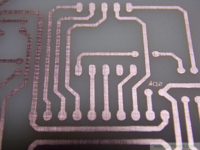 牛人全手工DIY:微電腦智能溫控市電開(kāi)關(guān)