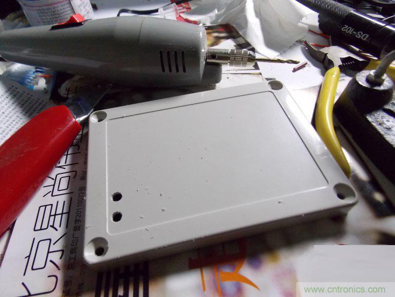 牛人全手工DIY:微電腦智能溫控市電開(kāi)關(guān)