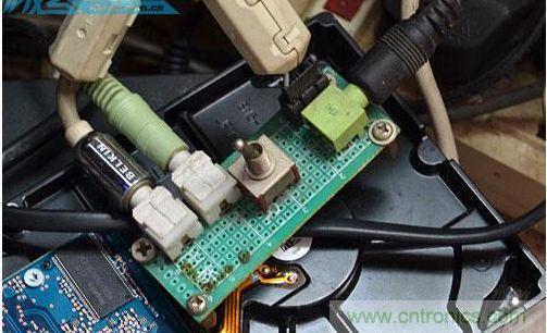 DIY:自制超炫音頻分配器,實現音箱共用