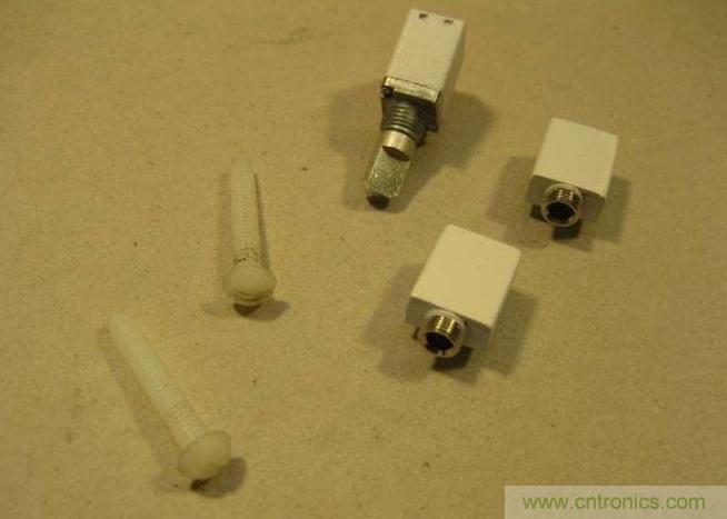 我就是這么牛!DIY IPod 耳放!