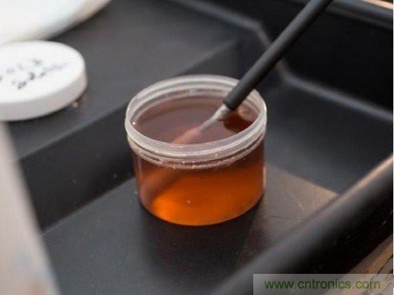 揭秘:24K黃金版iPhone6的華麗誕生