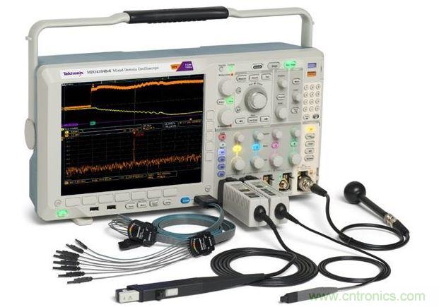 混合域示波器(MDO)將頻譜分析儀、示波器和邏輯分析儀組合在一臺儀表內,可以從全部三臺儀器中產生同步的而且與時間關聯的測量結果。圖中顯示的是泰克公司的MDO4000B。