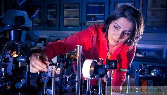 從原理及實現(xiàn)，看“光腦”的性能如何把“電腦”秒成渣！