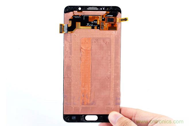 Galaxy Note5拆解，與S系列差距日漸模糊