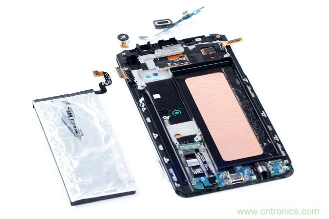 Galaxy Note5拆解，與S系列差距日漸模糊