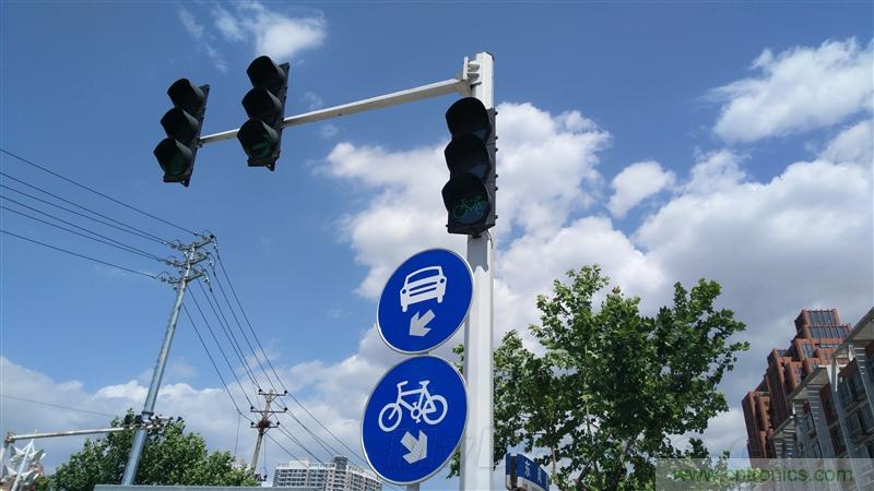 無邊框的 nubia Z9 ，一款既有驚喜，又有驚艷的智能手機(jī)