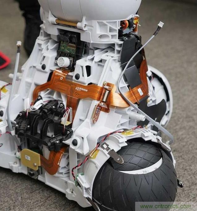 拆解筆記本不過癮,那就來拆拆日本情感機(jī)器人吧!