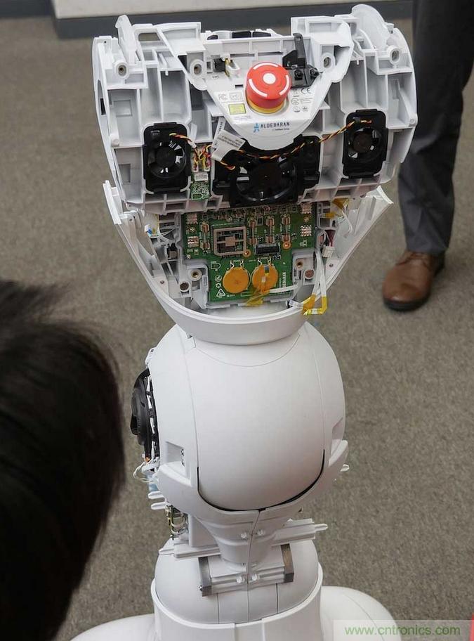 拆解筆記本不過癮,那就來拆拆日本情感機(jī)器人吧!