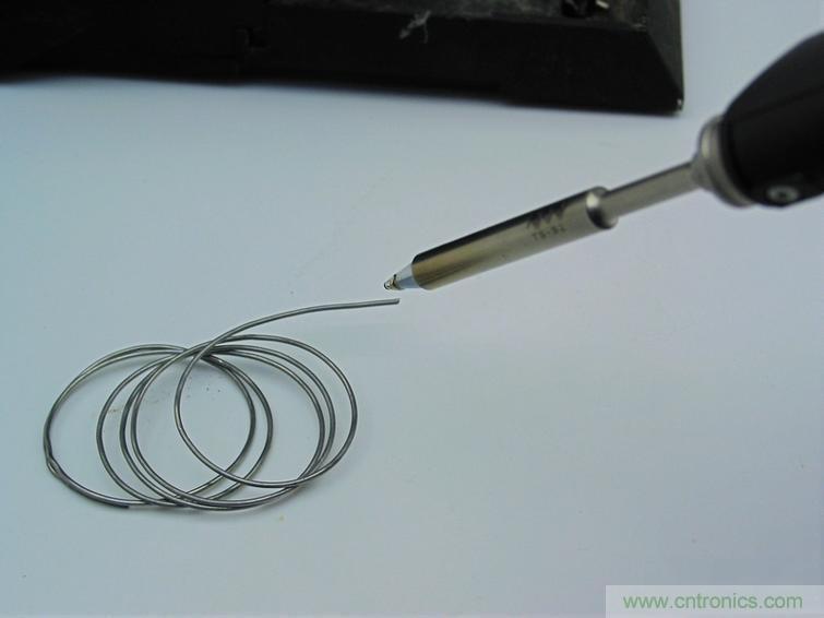 一款能喚起 70 后工程師朋友“童年趣事”的迷你電烙鐵！