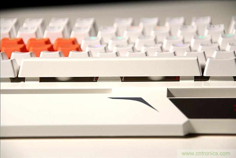 曾經的網吧統治者—雙飛燕血手幽靈機械鍵盤，真世界最快？