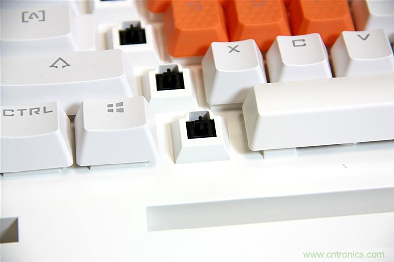 曾經的網吧統治者—雙飛燕血手幽靈機械鍵盤，真世界最快？