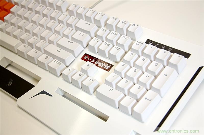 曾經的網吧統治者—雙飛燕血手幽靈機械鍵盤，真世界最快？