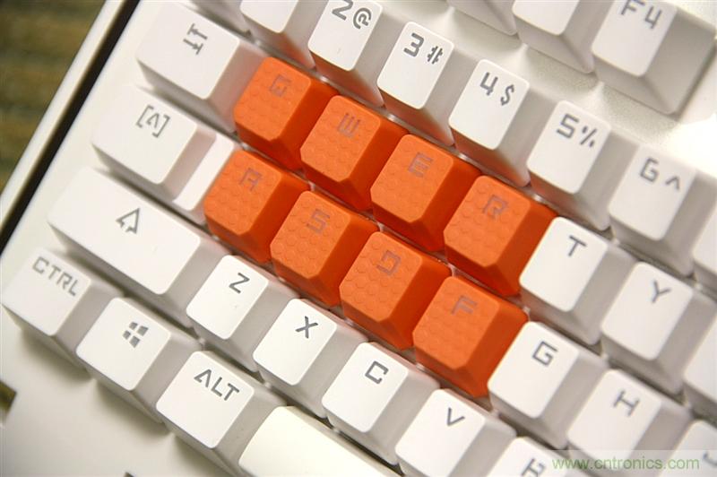 曾經的網吧統治者—雙飛燕血手幽靈機械鍵盤，真世界最快？