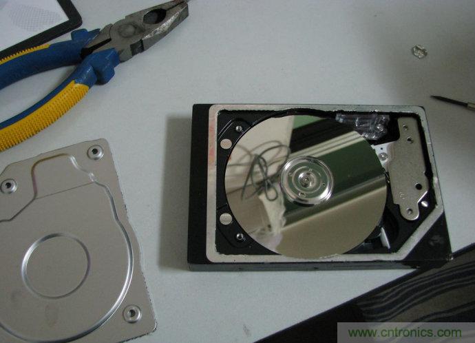 無人機 DIY 制作全過程，酷得不要不要的！