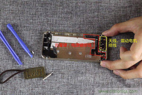 5s拆解改裝iPhone SE:120元就可愉快裝BI了