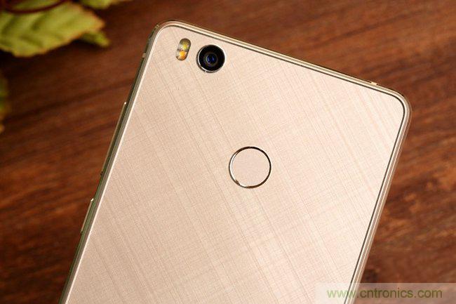 小米手機4S超詳細拆解:內外硬件大升級