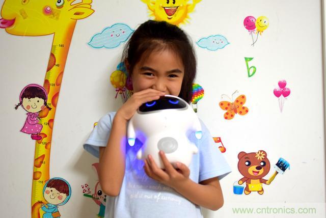 “爸爸再不陪我,我就長大了”——小騰機器人