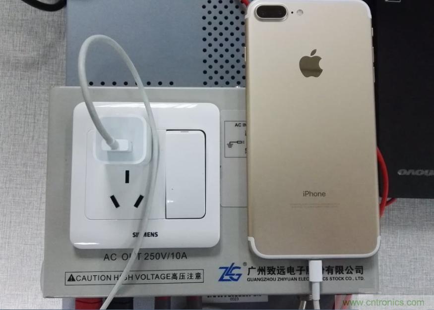 “瘋7”手機充電實測:為何沿用傳統(tǒng)充電模式?