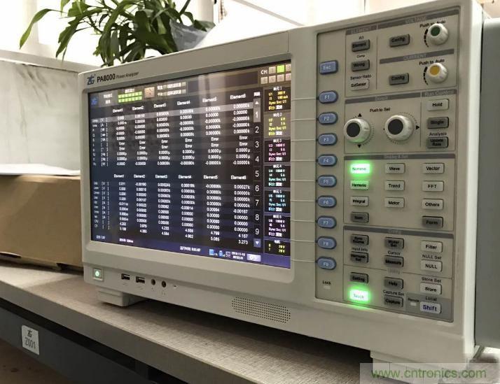 “瘋7”手機充電實測:為何沿用傳統(tǒng)充電模式?