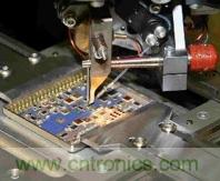 集成電路芯片電極如何引出來？