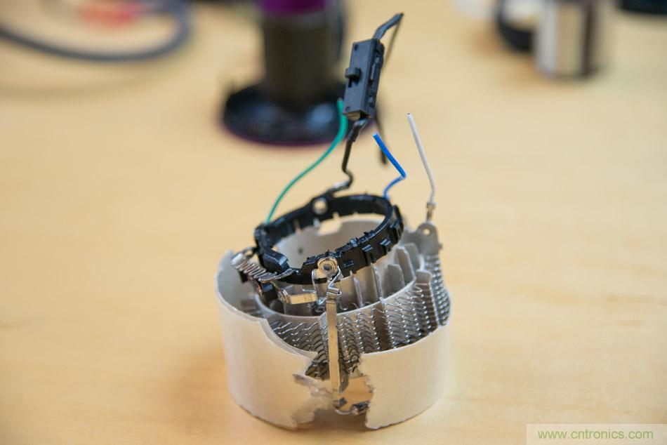 拆解戴森吹風機:近三千元的價格貴在哪?