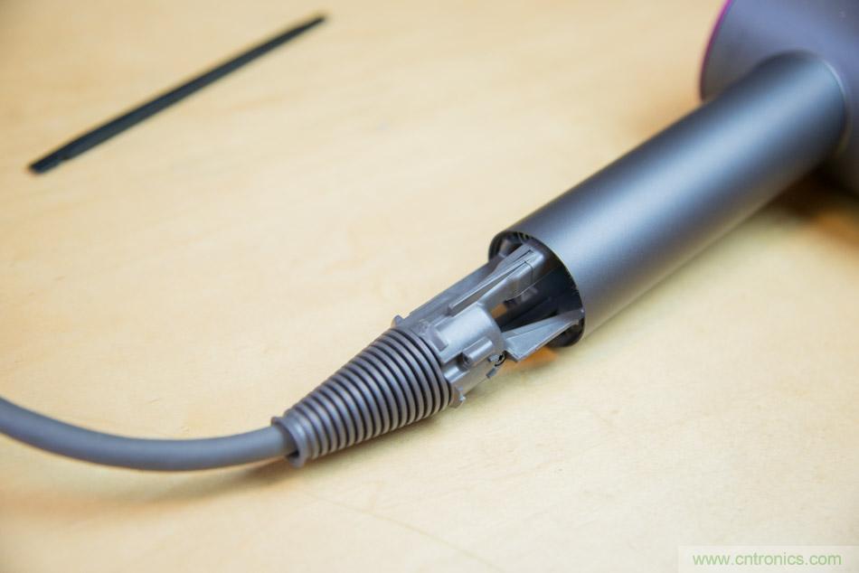 拆解戴森吹風機:近三千元的價格貴在哪?