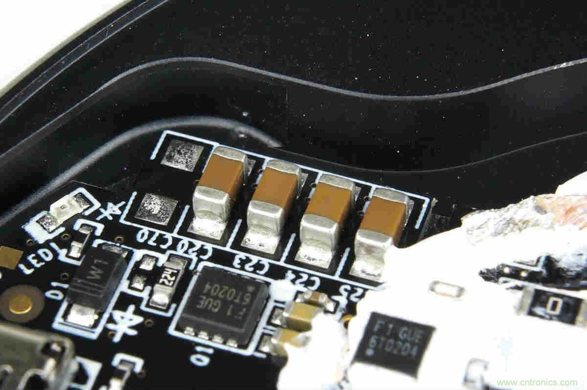 拆解對比：系出同門，小米、紫米無線充電器的差別有多大？