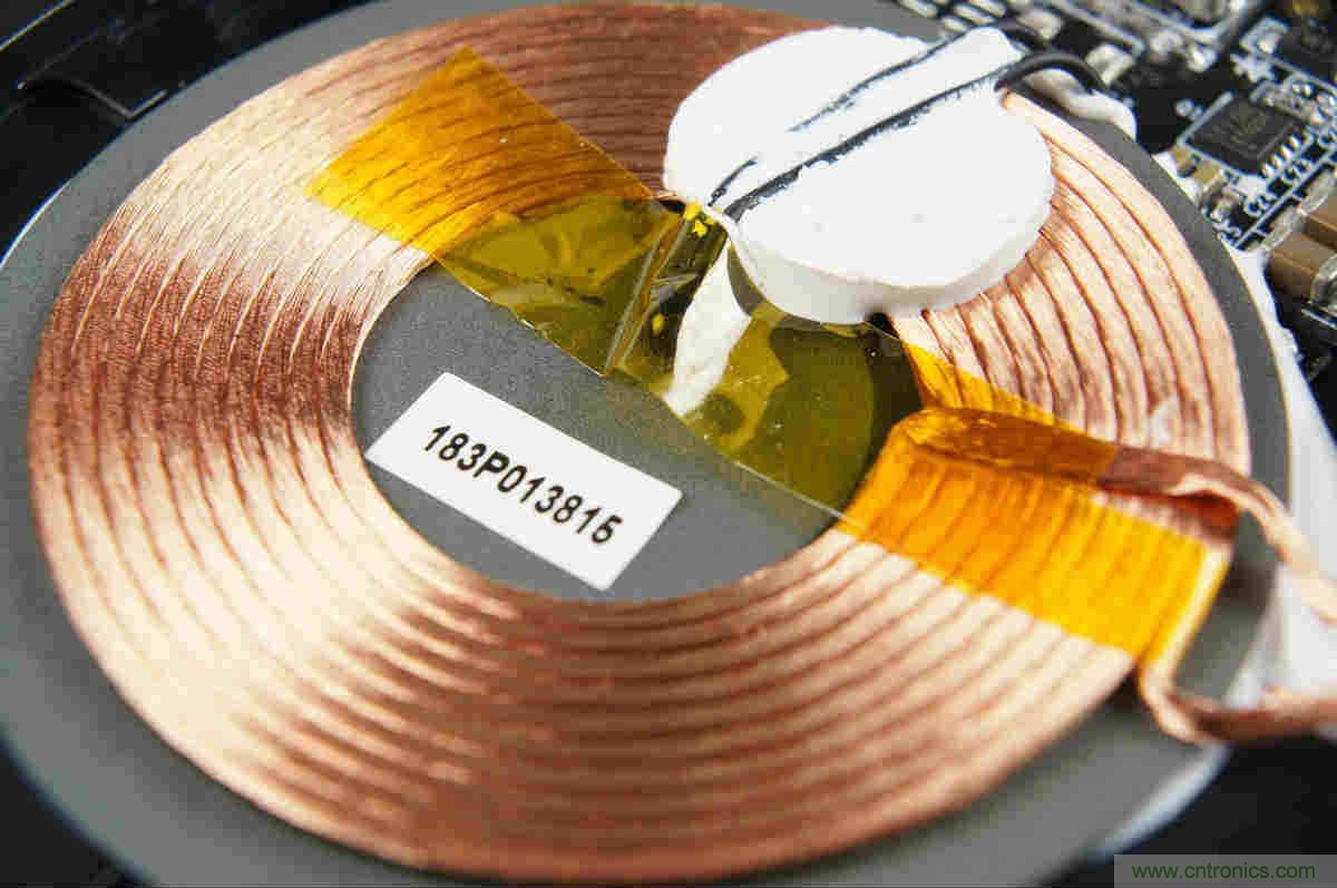 拆解對比：系出同門，小米、紫米無線充電器的差別有多大？